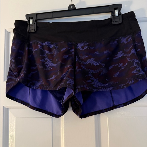 Lululemon Swiftly running shorts size 6 - Picture 1 of 3